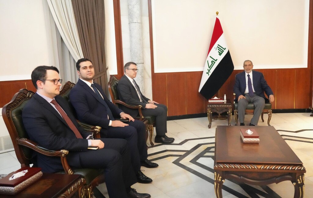 Parlamento Başkanı Mahmud Meşhedani, başkent Bağdat’ta Türkiye’nin Bağdat Büyükelçisi Anıl Bora İnan’ı kabul etti.