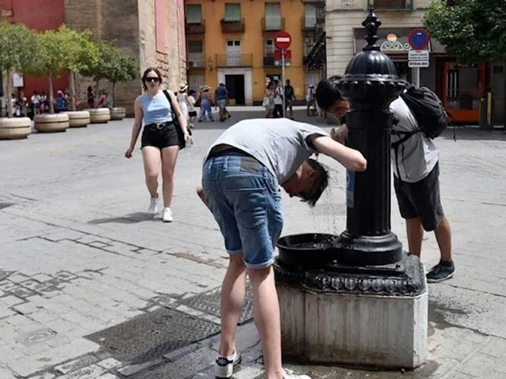 İspanya'da yazın ilk aşırı sıcak hava dalgasında termometreler 44 dereceyi gördü