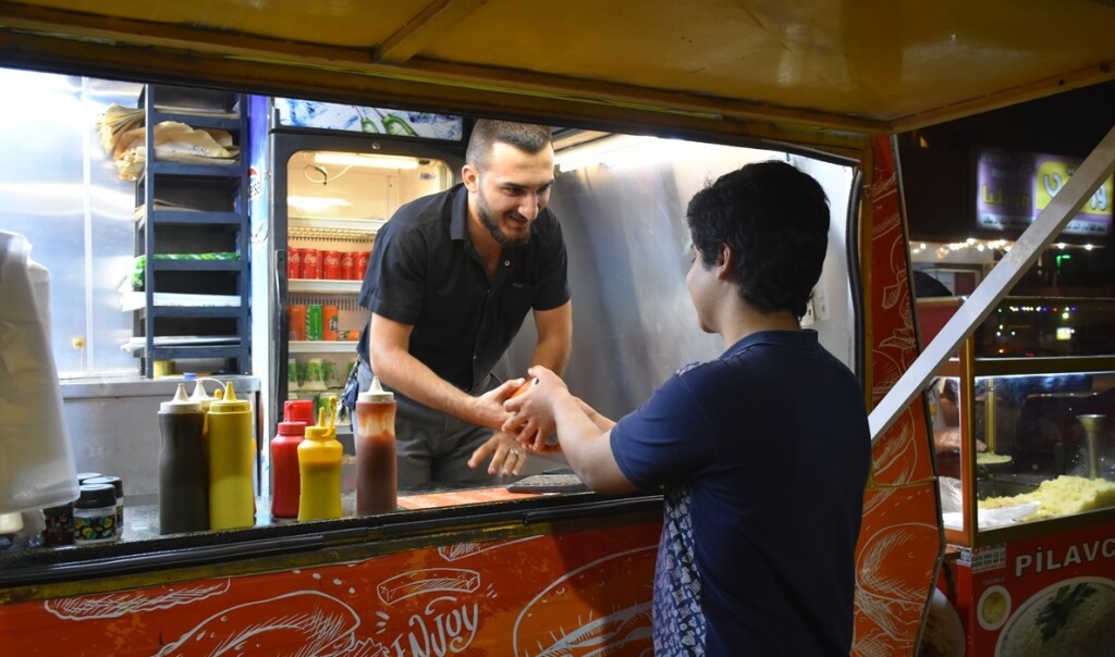Kerkük'te Mobil Restoran Ve Kafelere Rağbet Artıyor
