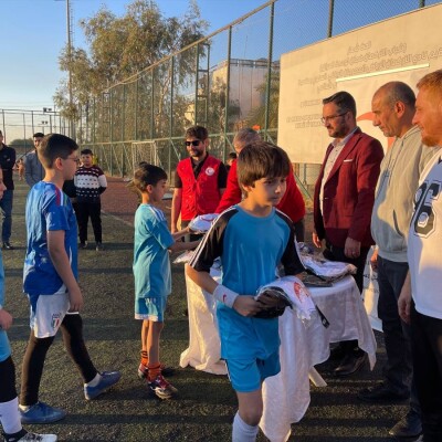 Türk Kızılay, Kerküklü gençlere spor malzemesi desteğinde bulundu
