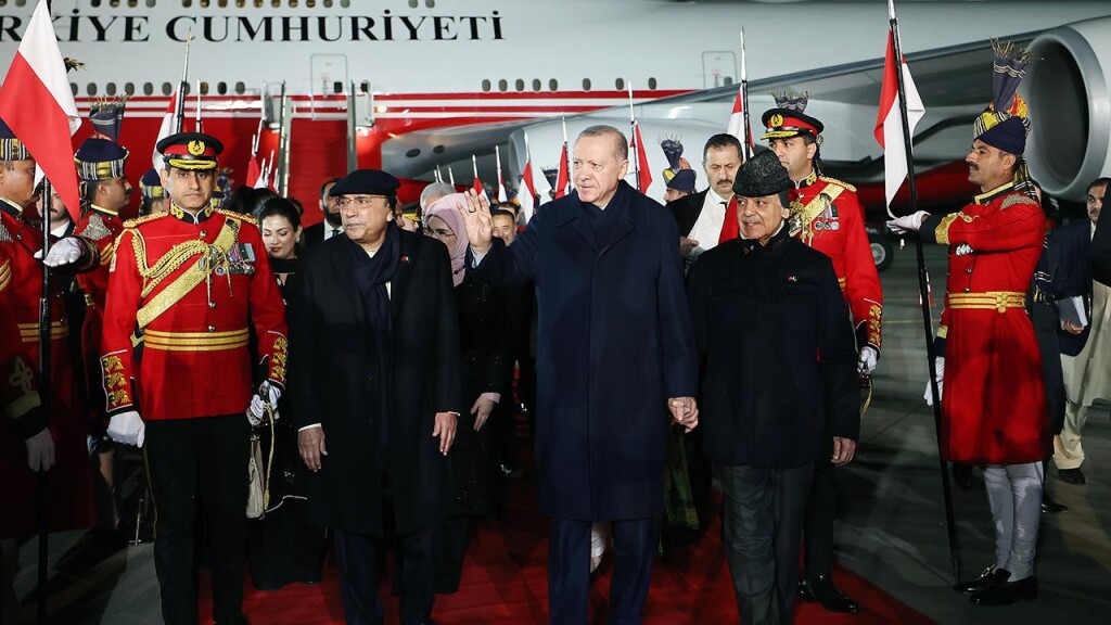 Türkiye Cumhurbaşkanı Erdoğan Asya turunun son durağı Pakistan'da