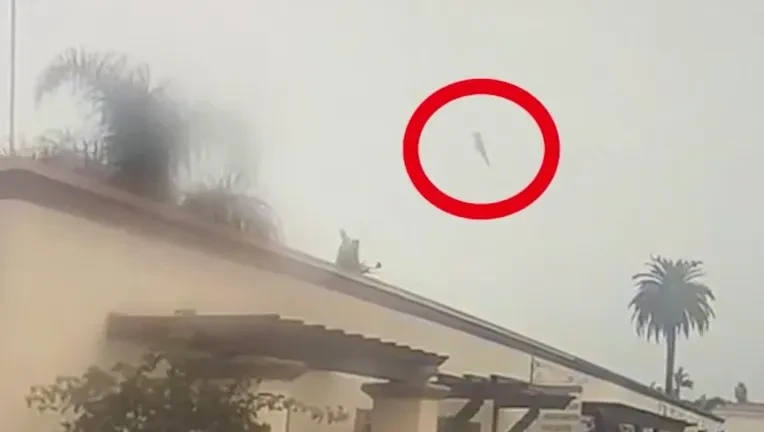 ABD'de askeri uçak San Diego Körfezi'ne düştü, 2 pilot kurtarıldı