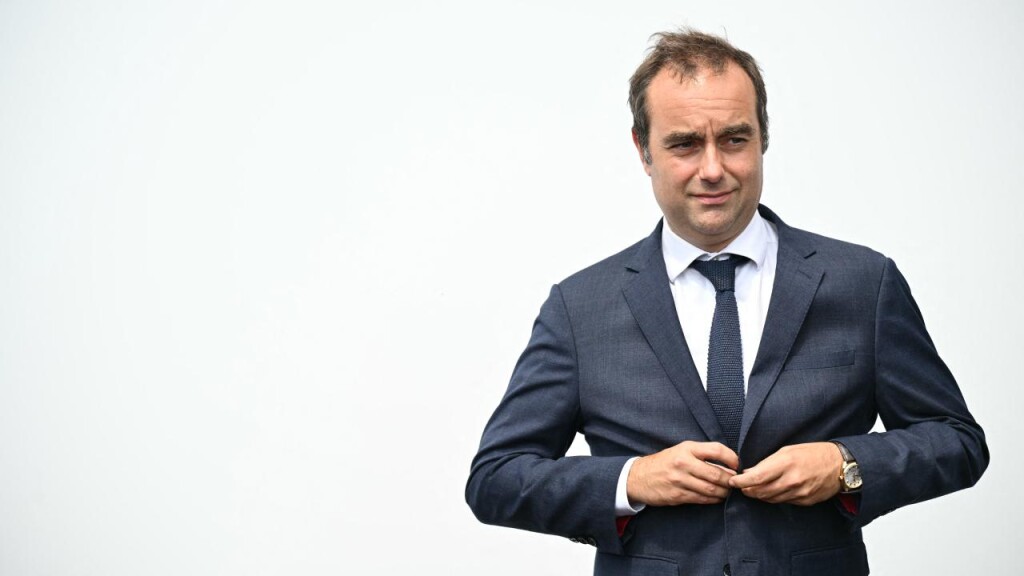 Fransa'da dün hükümeti kuran Başbakan bugün istifa etti