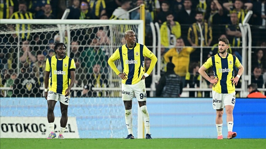 Kadıköy'deki puan kayıpları Fenerbahçe'yi zirveden uzaklaştırdı