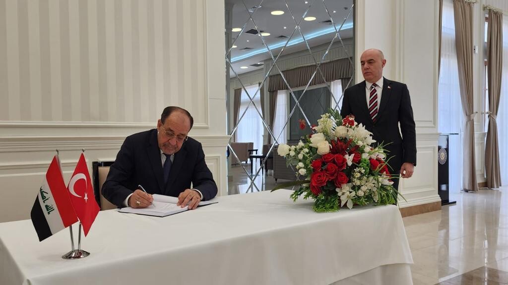 Malik, Türkiye'nin Bağdat Büyükelçiliği'nde taziye defterini imzaladı