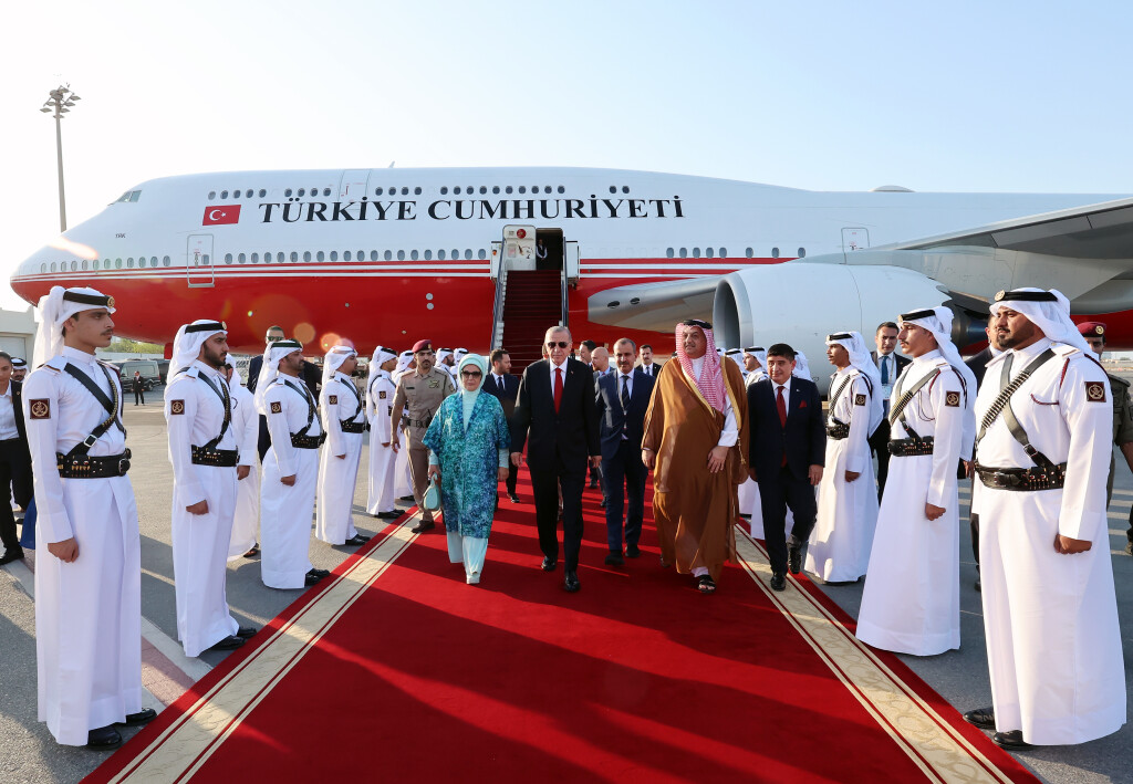 Türkiye Cumhurbaşkanı Erdoğan, Katar'a geldi