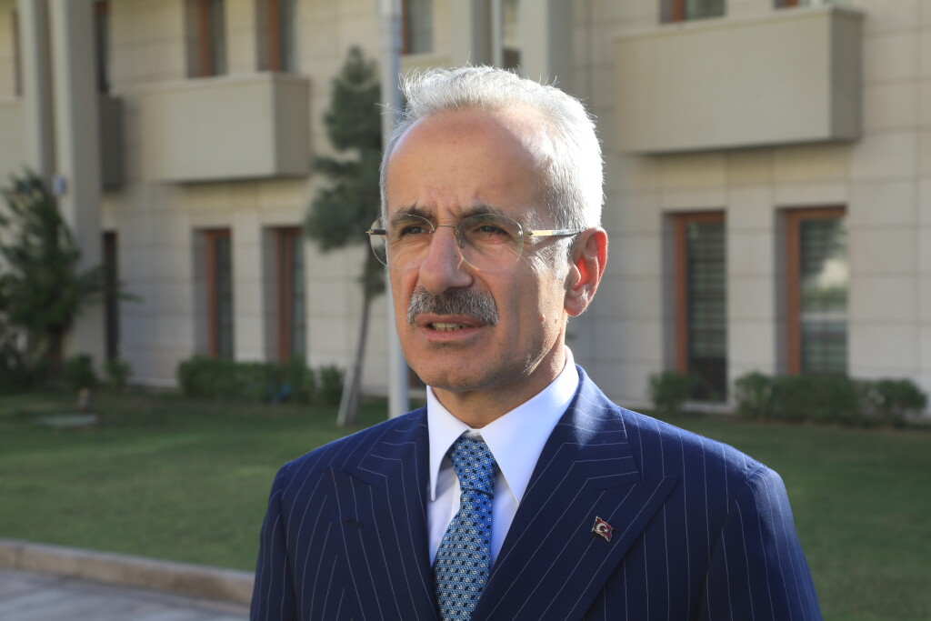 Türkiye Ulaştırma ve Altyapı Bakanı Uraloğlu, Kalkınma Yolu Projesi'nin 2028 yılında bitebileceğini söyledi