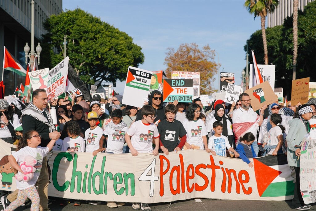 Kaliforniya'da Filistin’e destek gösterisi düzenlendi