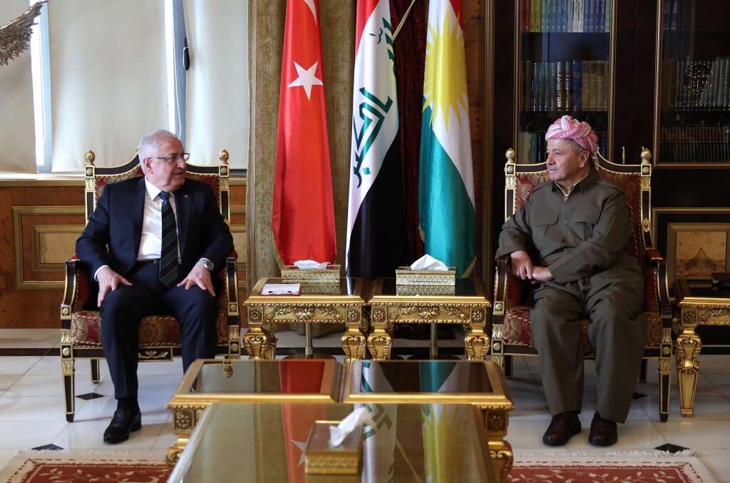 Türkiye Milli Savunma Bakanı Güler, KDP Başkanı Barzani ile görüştü