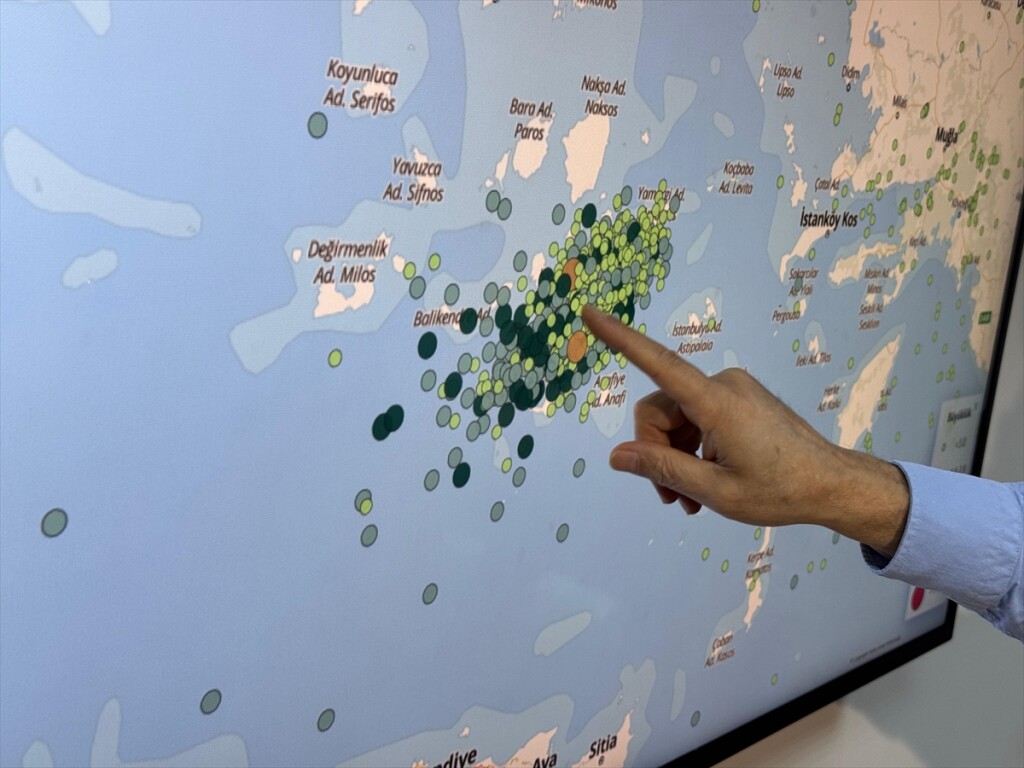 Ankara’da, saat 13.20’de 3,5 büyüklüğünde deprem meydana geldi.