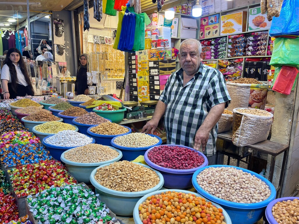 Kerkük'te çarşılarda Ramazan Bayramı hareketliliği yaşanıyor