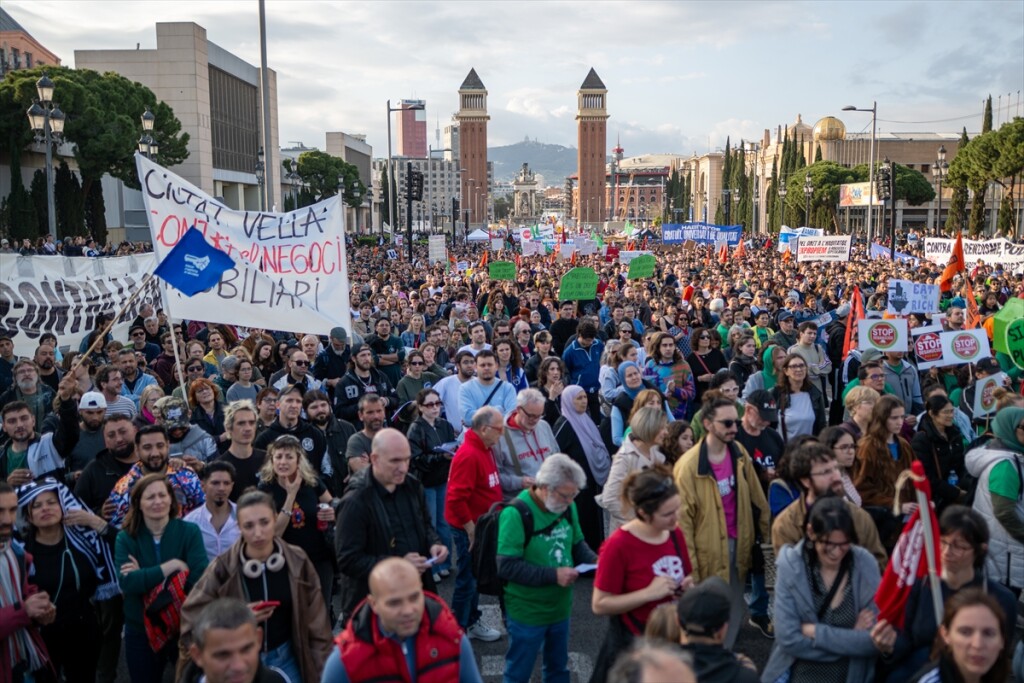 İspanya'da artan kira fiyatlarına karşı protesto gösterisi düzenlendi