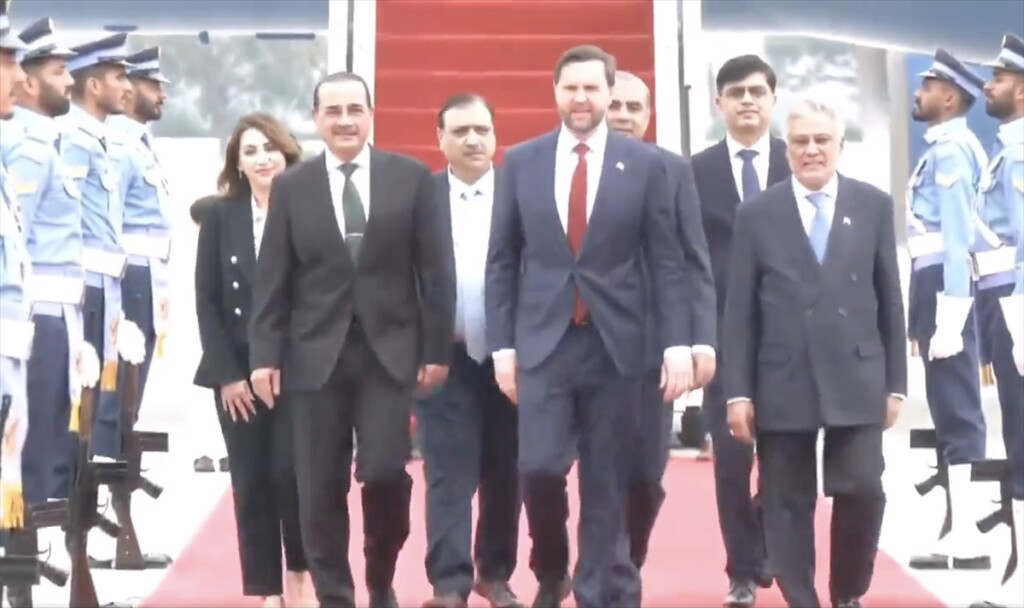 ABD Başkan Yardımcısı Vance ve heyeti İran görüşmeleri için İslamabad'a ulaştı