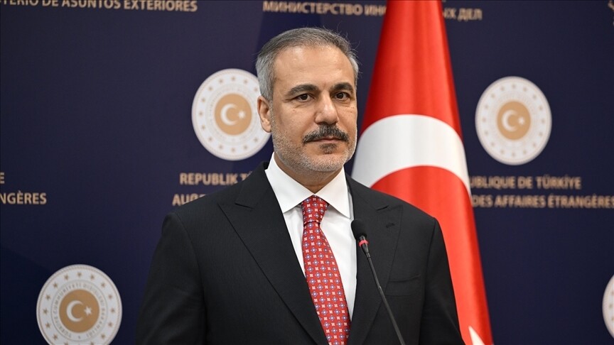 Bakan Fidan, Suriyeli mevkidaşı Şeybani ve ABD'nin Suriye Özel Temsilcisi Barrack'la görüştü