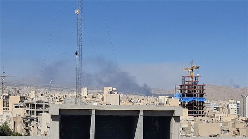 İsrail ordusu, Tahran'a yeni hava saldırıları başlattığını duyurdu