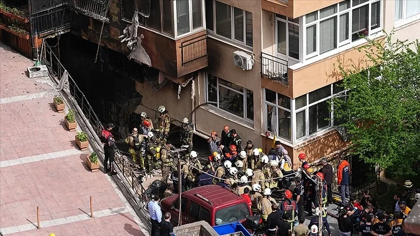 İstanbul'da eğlence merkezi tadilatında çıkan yangında 29 kişi hayatını kaybetti