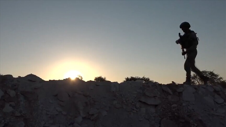 Irak ve Suriye'nin kuzeyinde 15 PKK'lı terörist etkisiz hale getirildi