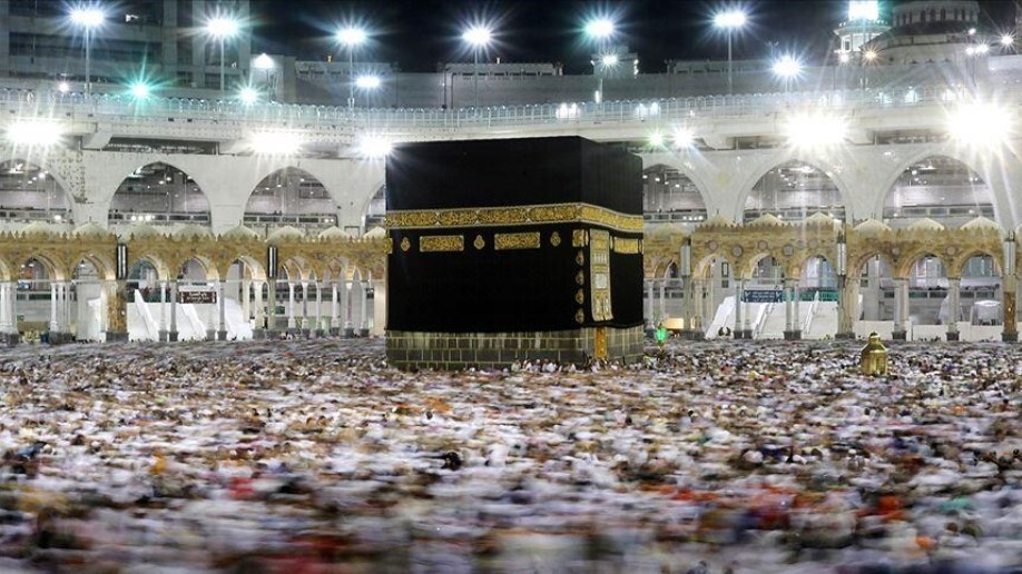 Suudi Arabistan, yeni sezonda yurt dışından umreci kabulüne başlandığını duyurdu