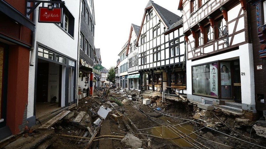 Almanya’da şiddetli yağış ve fırtına etkili oluyor