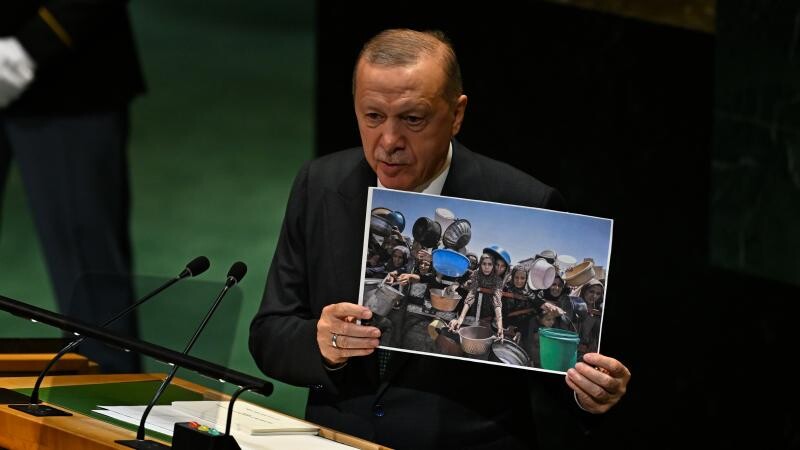 Erdoğan: Gün, insanlık adına Filistin'in yanında dimdik durma günüdür