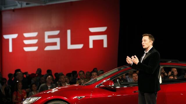Tesla 2022'yi 1,3 milyon teslimatla rekor kırarak bitirdi