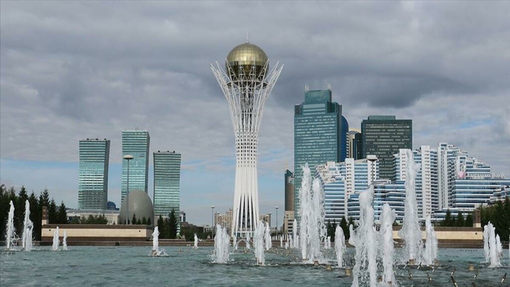 Kazakistan Parlamentosu Başkentin İsminin Yeniden Astana Olmasını Kabul Etti
