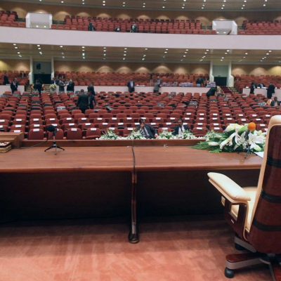 Irak Parlamentosu'nun ilk oturumu için hazırlık komisyonu kuruldu