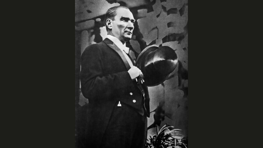 100 yıllık Cumhuriyet'in mimarı: Atatürk