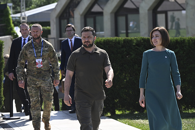 Ukrayna Devlet Başkanı Zelenskiy: Barış formülü için bir zirve toplanması konusunda çalışıyoruz