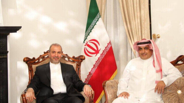 İran Büyükelçisi, Bağdat'taki elçilik binasında Suudi Arabistanlı mevkidaşıyla bir araya geldi