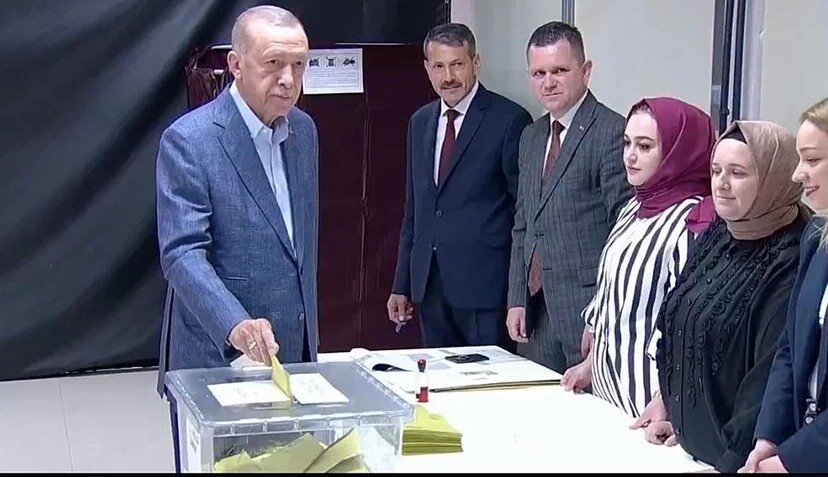Türkiye Cumhurbaşkanı Erdoğan oyunu İstanbul'da kullandı
