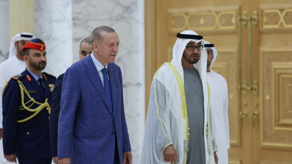 Türkiye Cumhurbaşkanı Erdoğan BAE'de resmi törenle karşılandı