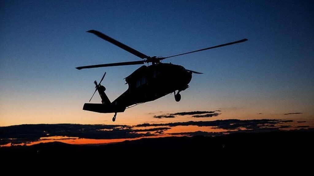 Japonya'da askeri helikopter radardan kayboldu