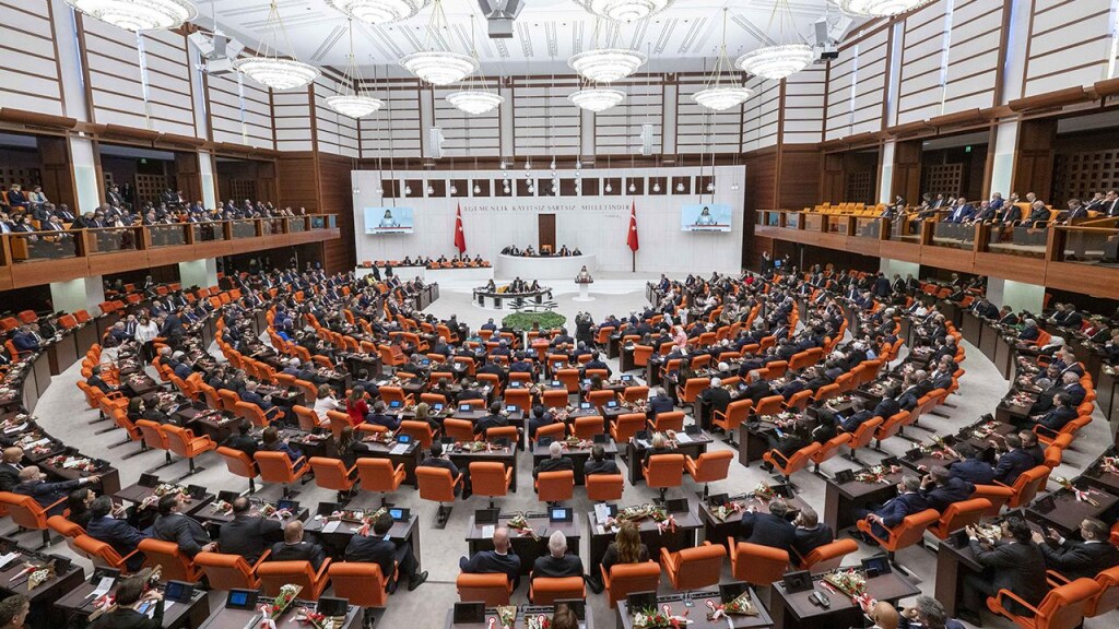 Türkiye'de Meclis yeni başkanını seçiyor
