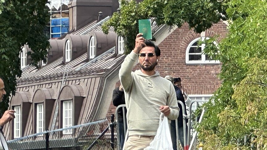 İran, Kur'an'a yönelik saldırılar nedeniyle İsveç Büyükelçisi'ni bakanlığa çağırdı