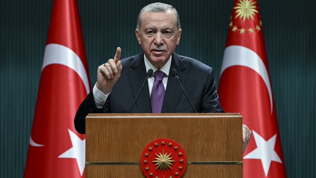 Erdoğan: Suriye ve Irak'ın kuzeyinde bir terör yapılanmasına kesinlikle izin vermeyeceğiz