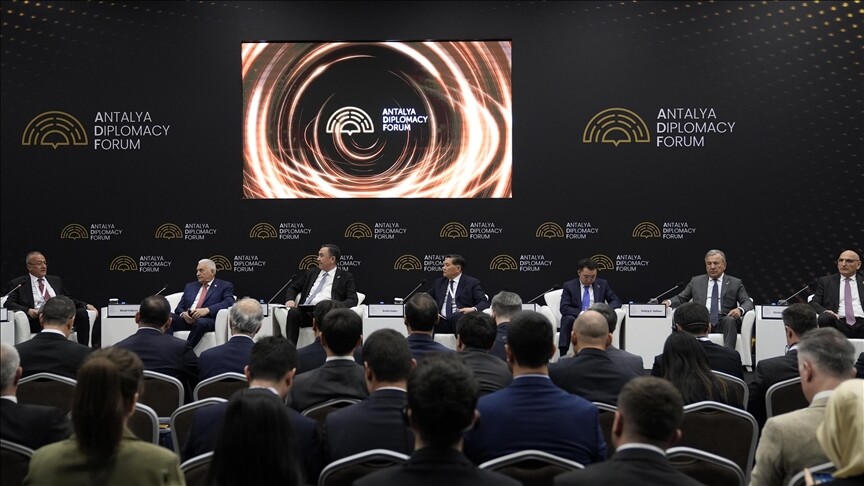 Antalya Diplomasi Forumu'nda Türk dünyasında iş birliklerini geliştirme olanakları ele alındı