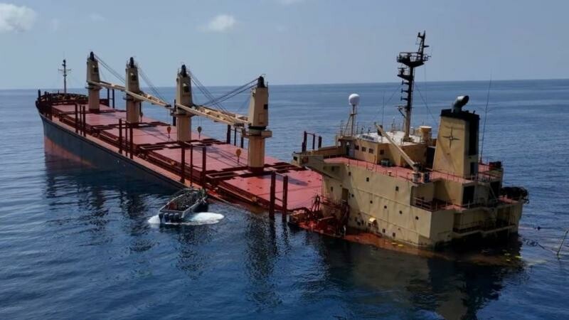 Yemen, İngiliz gemisini batırdı: Çevreyi tehlike bekliyor