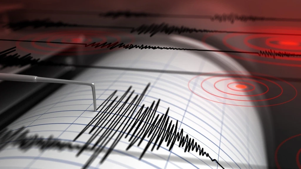 Endonezya'da 5,7 büyüklüğünde deprem