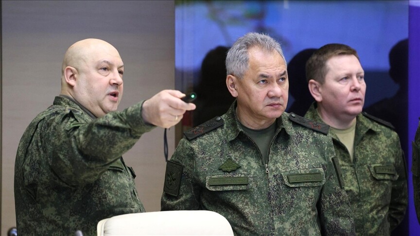 Rusya Savunma Bakanı Şoygu, Ukrayna’da savaşan Rus birlikleri denetledi
