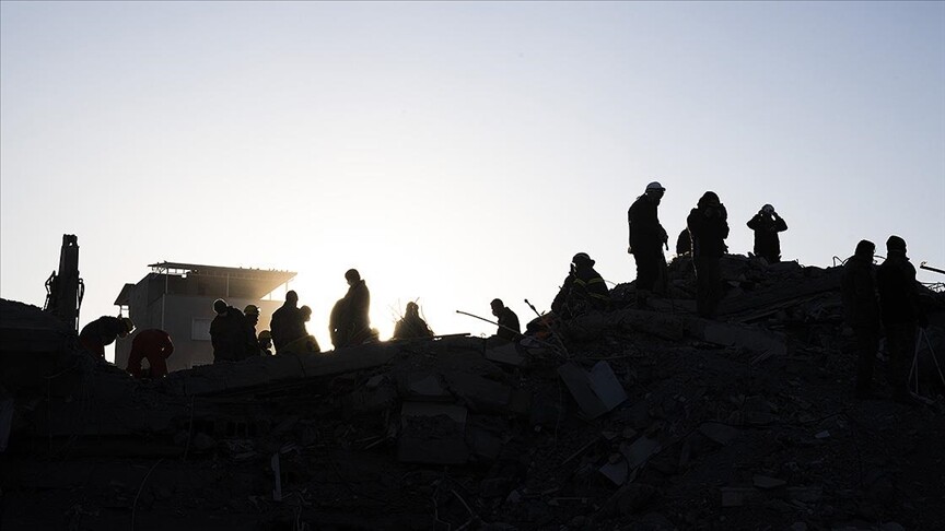 Irak, depremlerin ardından Türkiye'ye 26 uçakla 136,5 ton yardım malzemesi gönderdi