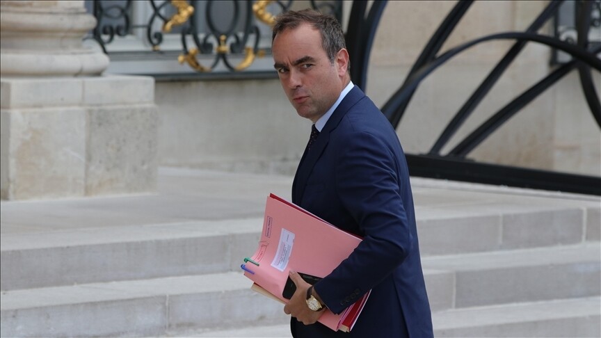 Fransa'da yeniden Başbakan atanan Lecornu hükümetini kurdu