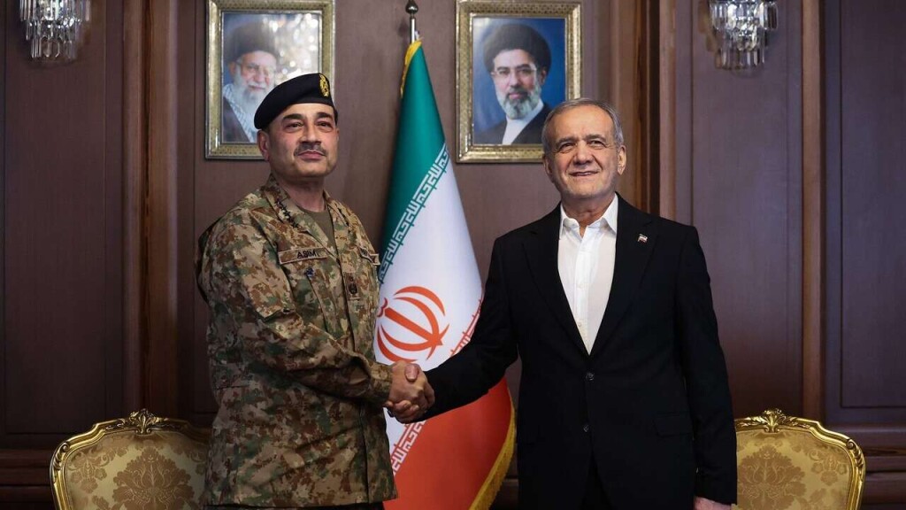 Pakistan Genelkurmay Başkanı Munir, İran Cumhurbaşkanı ve Meclis Başkanı ile görüştü.