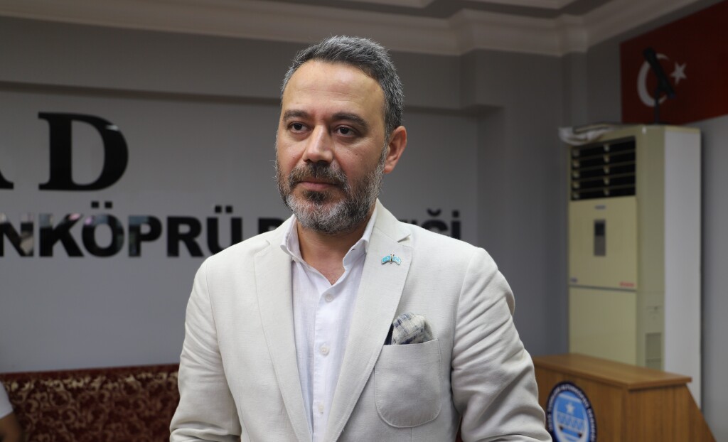 Amir Köprülü’den Türkmeneli TV’ye 22. yıl kutlama mesajı