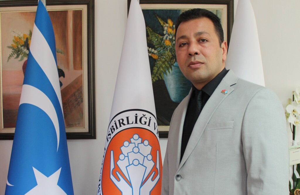 Türkmeneli Eğitim ve Kültür Merkezi Başkanı Yahya Arslan Türkmeneli TV'yi tebrik etti