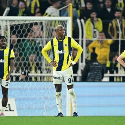 Kadıköy'deki puan kayıpları Fenerbahçe'yi zirveden uzaklaştırdı