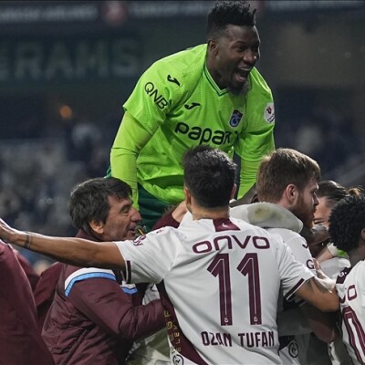 Trabzonspor, 10 kişi kalan Başakşehir'i 90+11. dakikada yendi