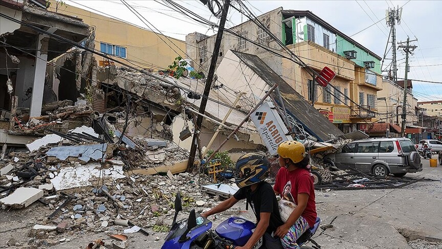 Filipinler'de 6,9 büyüklüğünde deprem: 69 kişi hayatını kaybetti