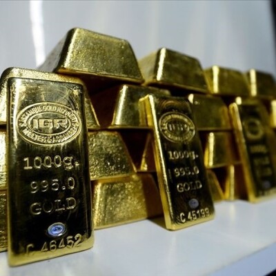 Altının onsu ilk kez 4 bin 400 doları geçerek rekor kırdı