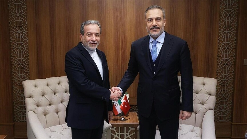 Türkiye Dışişleri Bakanı Fidan, İranlı mevkidaşı Erakçi ile telefonda Umman'daki nükleer müzakereleri görüştü